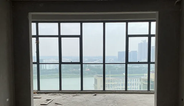 品牌策略中两种常见做法的对比与实际取舍